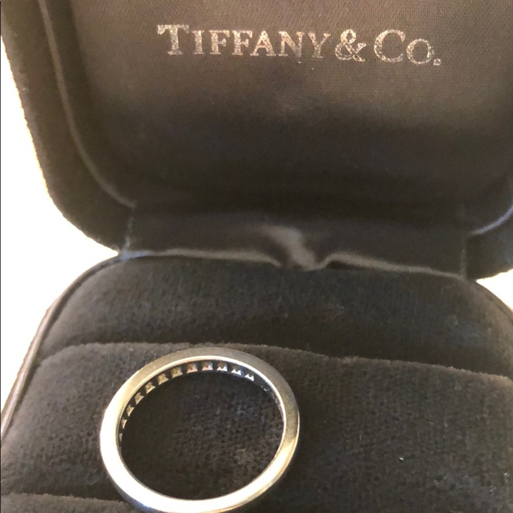 Tiffany & Co. platinum and diamond wedding band - Picture 6 of 7